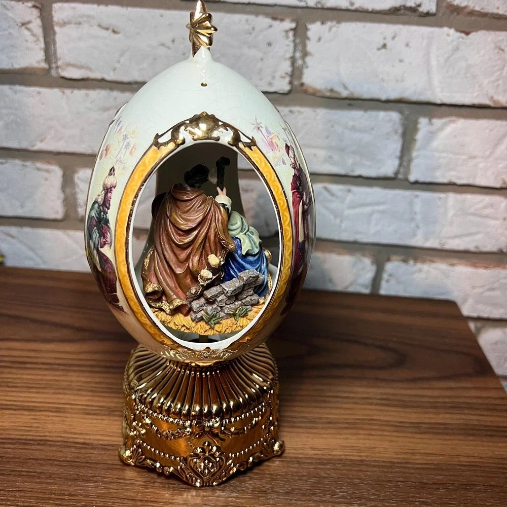 VTG 2003 Musical Nativity Egg Rotating Holy Family Christmas Away in a Manger
